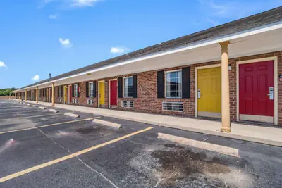 Photo 4 - Econo Lodge Santee