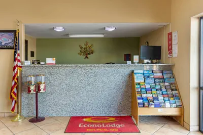 Photo 5 - Econo Lodge Belton - Kansas City South