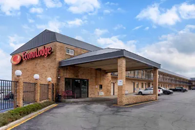 Photo 3 - Econo Lodge Belton - Kansas City South