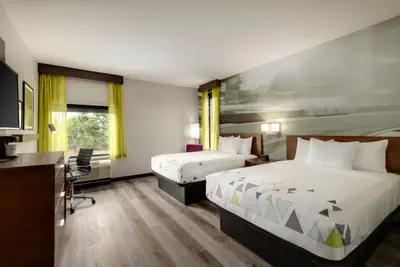 Photo 3 - La Quinta Inn & Suites by Wyndham Braselton