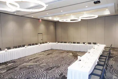 Photo 5 - Holiday Inn Chicago Nw Crystal Lk Conv Ctr by IHG