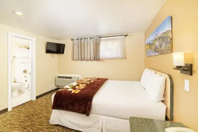 Photo 5 - Glenwood Springs Inn