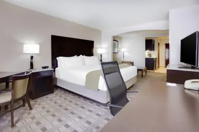 Photo 4 - Holiday Inn Express Hotel & Suites Mebane by IHG