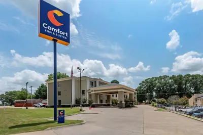 Photo 2 - Comfort Inn & Suites El Dorado