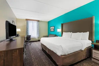Photo 3 - La Quinta by Wyndham Jamestown