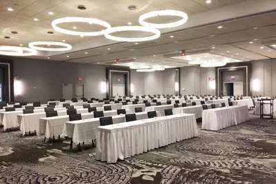 Photo 4 - Holiday Inn Chicago Nw Crystal Lk Conv Ctr by IHG