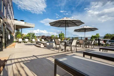 Photo 4 - Hotel Maverick