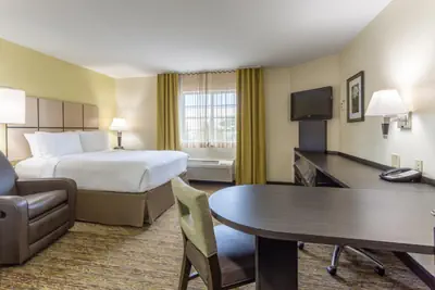 Photo 4 - Candlewood Suites Aurora-Naperville by IHG