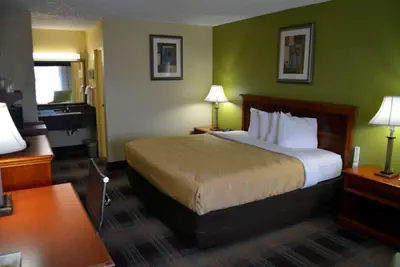 Photo 3 - Quality Inn Savannah Midtown