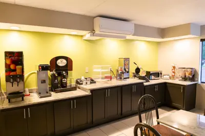 Photo 2 - Regency Inn