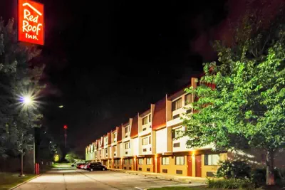 Photo 4 - Red Roof Inn Cleveland Airport - Middleburg Heights