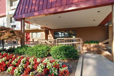 Photo 3 - Red Roof Inn Cleveland Airport - Middleburg Heights