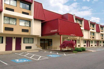 Photo 2 - Red Roof Inn Cleveland Airport - Middleburg Heights