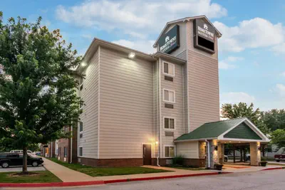 Photo 3 - HomeTowne Studios & Suites by Red Roof Bentonville