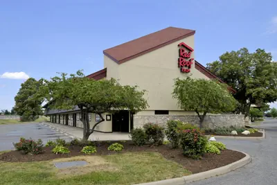 Photo 2 - Red Roof Inn Toledo - Maumee