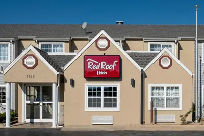 Photo 2 - Red Roof Inn Springfield, MO