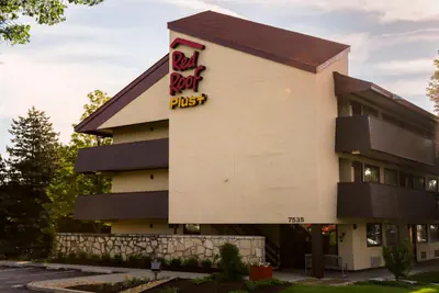 Photo 3 - Red Roof Inn PLUS+ Chicago - Willowbrook