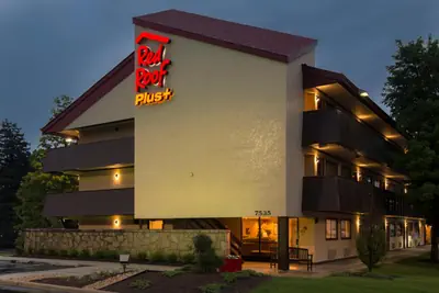 Photo 5 - Red Roof Inn PLUS+ Chicago - Willowbrook