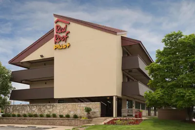 Photo 3 - Red Roof Inn PLUS+ Chicago - Naperville