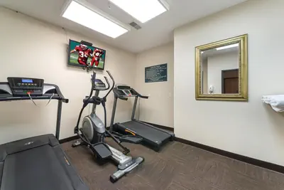 Photo 4 - Red Roof Inn St Louis - Troy, IL