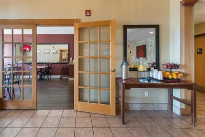 Photo 2 - Red Roof Inn St Louis - Troy, IL