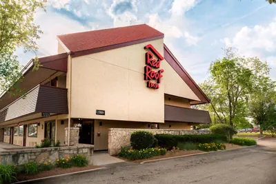 Photo 2 - Red Roof Inn Rockford East - Casino District