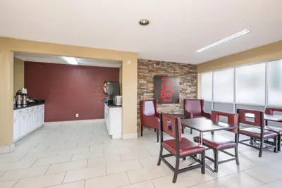 Photo 5 - Red Roof Inn Acworth - Emerson - LakePoint South
