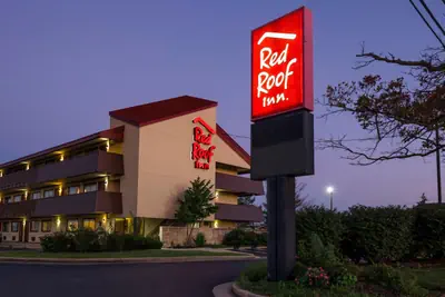 Photo 3 - Red Roof Inn Cincinnati - Sharonville