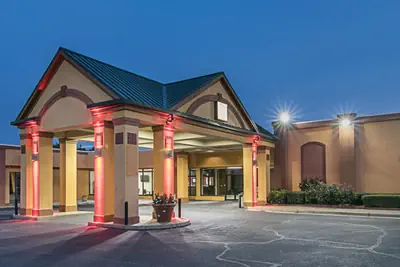 Photo 5 - Red Roof Inn Forsyth