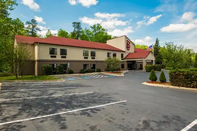Photo 2 - Red Roof Inn Hendersonville