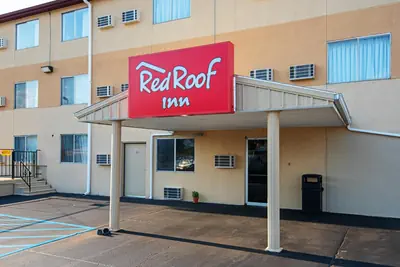Photo 2 - Red Roof Inn Cameron