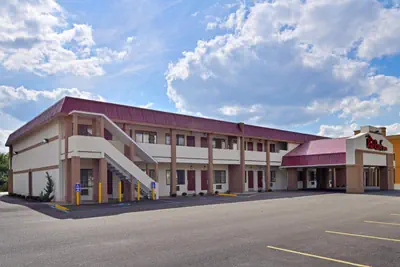Photo 4 - Red Roof Inn Marietta