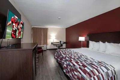 Photo 2 - Red Roof Inn Prattville