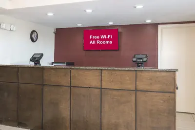 Photo 4 - Red Roof Inn Bloomington - Normal/University