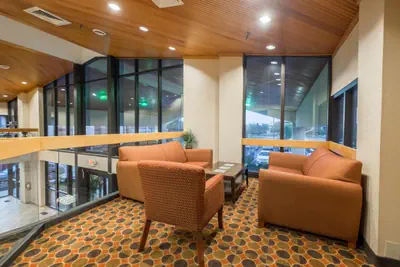 Photo 4 - Red Roof Inn & Suites Cincinnati North-Mason