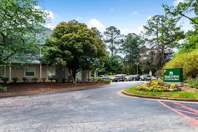 Photo 5 - HomeTowne Studios by Red Roof Atlanta – Lawrenceville
