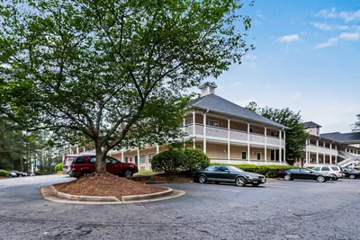 Photo 3 - HomeTowne Studios by Red Roof Atlanta – Lawrenceville
