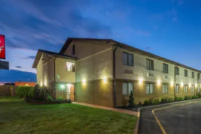 Photo 2 - Red Roof Inn Binghamton North
