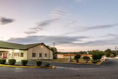 Photo 2 - Red Roof Inn Sylacauga