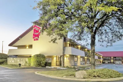 Photo 2 - Red Roof Inn Chicago-OHare Airport Arlington Hts