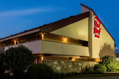 Photo 4 - Red Roof Inn Chicago-OHare Airport Arlington Hts