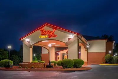 Photo 4 - Red Roof Inn PLUS+ & Suites Opelika