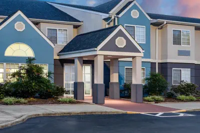 Photo 5 - Microtel Inn & Suites by Wyndham Burlington