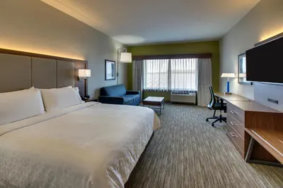 Photo 2 - Holiday Inn Express & Suites Findlay North by IHG