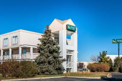 Photo 3 - Quality Inn Holland - Toledo