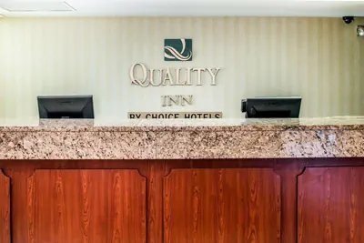 Photo 4 - Quality Inn Holland - Toledo