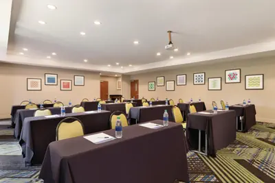 Photo 4 - Holiday Inn Express Hotel & Suites Lavonia by IHG