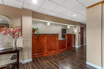 Photo 2 - Comfort Inn & Suites Carbondale University Area