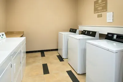 Photo 5 - Candlewood Suites Olathe by IHG