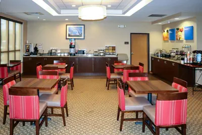 Photo 2 - Comfort Inn & Suites Sikeston I-55